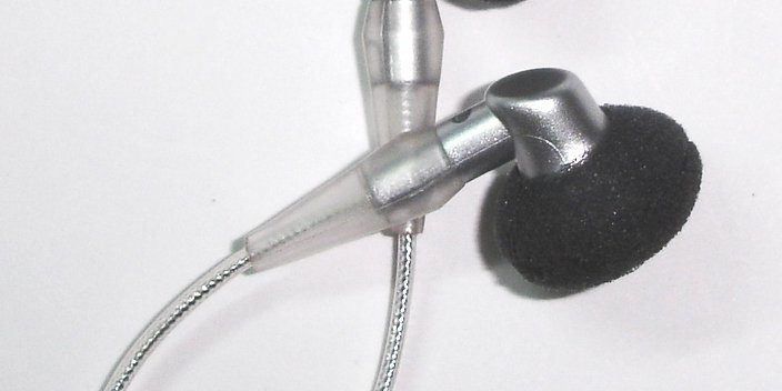 ear-plugs-head-phones-3-1242737.jpg